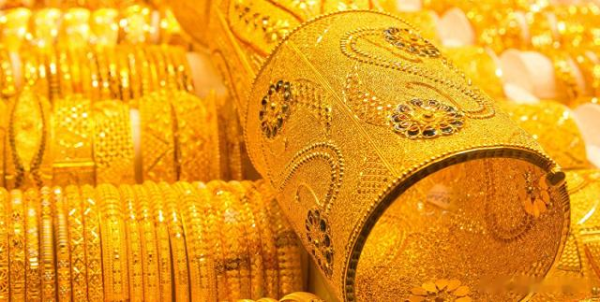 股票配资指南最新 潮宏基和明牌珠宝的套利策略